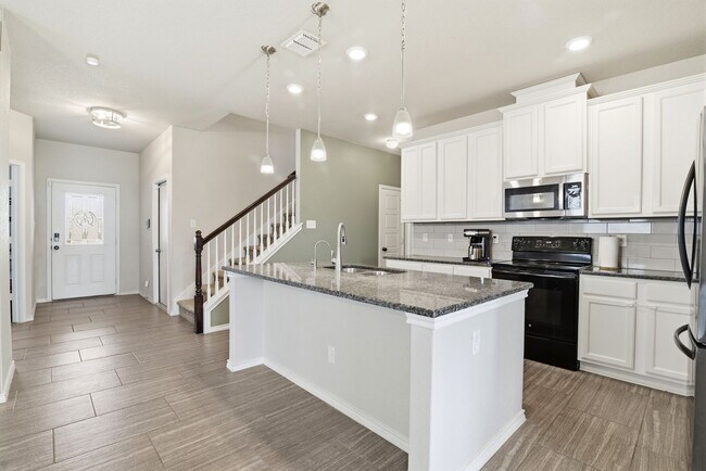 Building Photo - 4 Bedroom Home for Rent in San Antonio with Solar Panels – Cinco Lakes Move-In Ready!