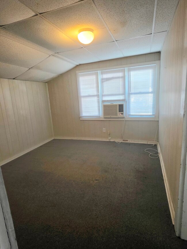 Building Photo - Kenan Street