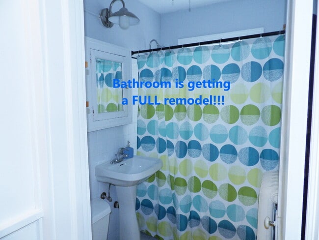 Building Photo - 2 Bedroom Condo in Brownstone