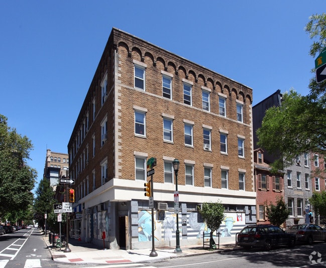 Primary Photo - Pineview Apartments