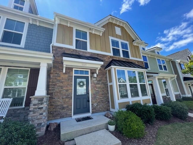 Building Photo - A gorgeous townhome available in Kitts Creek