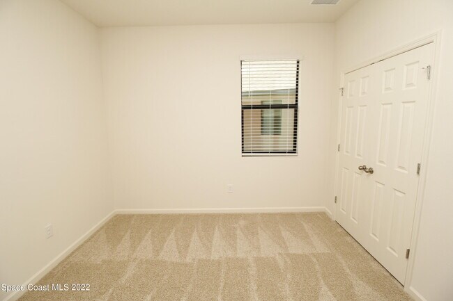 Building Photo - 903 Remington Green Dr SE