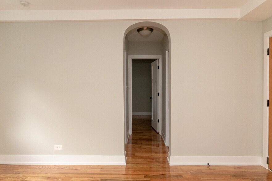 Building Photo - 555 W Arlington