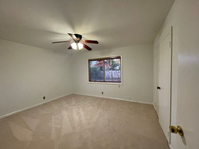 Building Photo - Classic 3 Bedroom 1.5 Bathroom Ranch House in Beaverton!! Great Yard! Cedar Hills~Cedar Mill Nort...