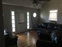 Building Photo - Sylvan Park