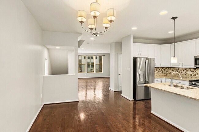 Building Photo - 214 Tanner Ln