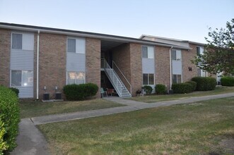 Building Photo - 525 Alcott Dr