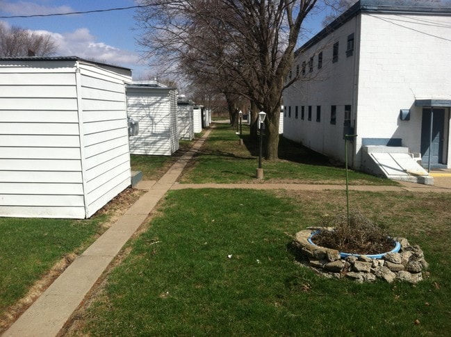 Building Photo - Modernistic