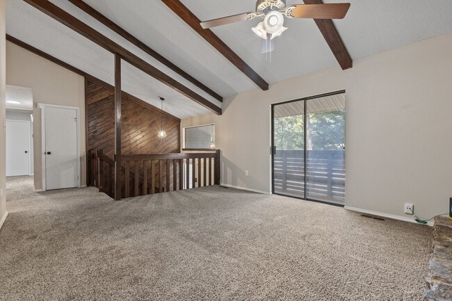 Building Photo - 5 Rocky Top Cove