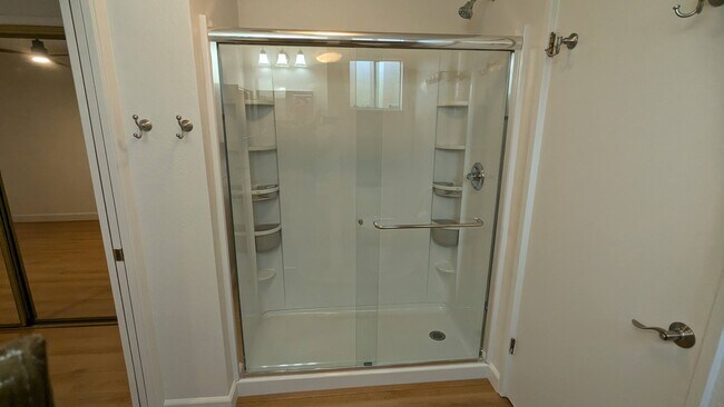 Building Photo - 16395 E La Chiquita Ave