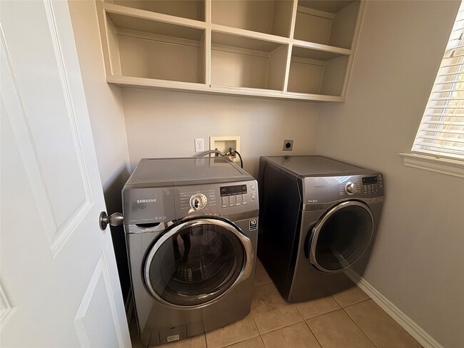 Building Photo - 1299 Ocean Manor Ln