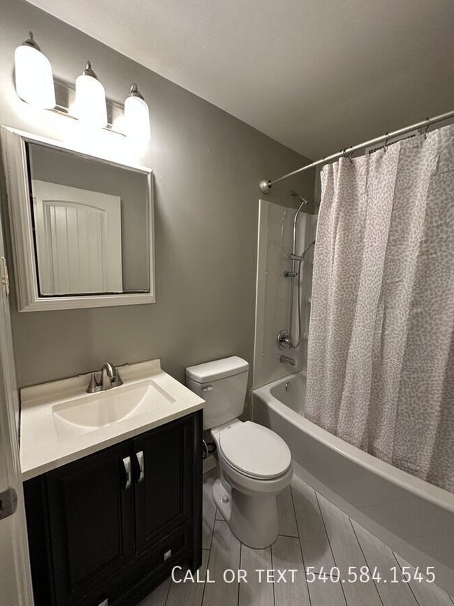 Building Photo - 420 Albemarle Ave SW