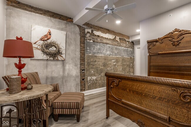 Building Photo - 108 W Main St