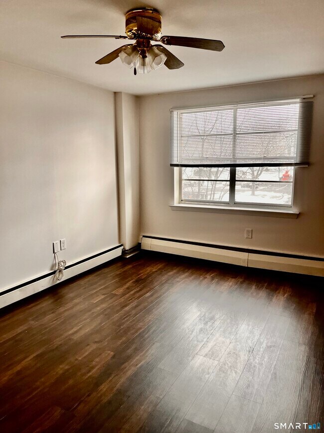 Building Photo - 40 Owen St