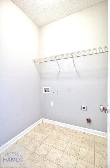 Building Photo - 7 Upland Ct