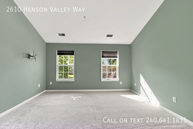 Building Photo - 2610 Henson Valley Way