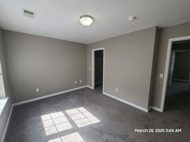 Building Photo - 3 Bedroom Townhome for Rent in Waynesboro