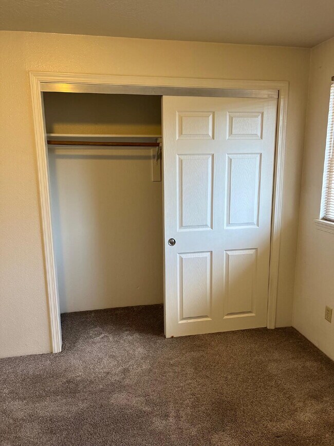 Building Photo - 2 Bedroom Duplex