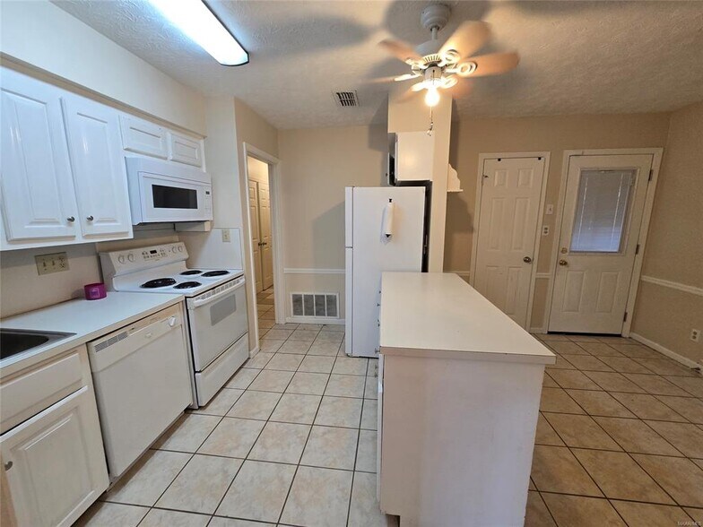 Building Photo - 1845 Young Farm Rd