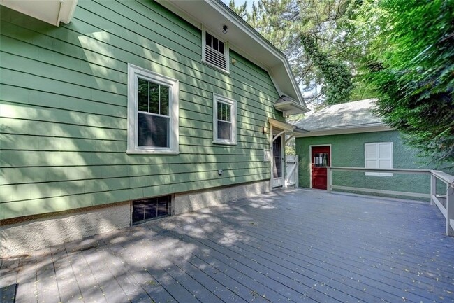 Building Photo - ****Pawtucket/Oakhill - Three Bed Single F...