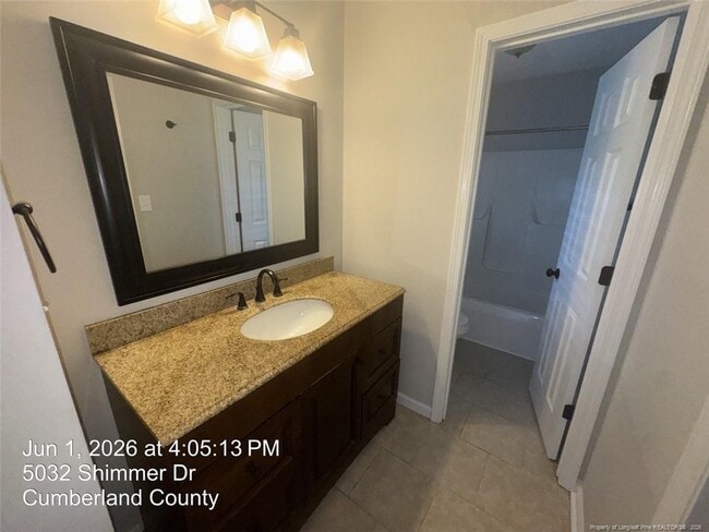Building Photo - 5032 Shimmer Dr