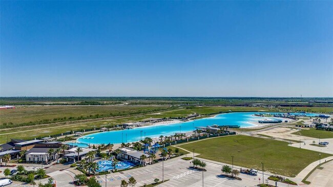 Building Photo - 2411 Ocean Key Dr