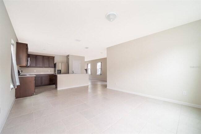 Building Photo - 1941 Summer Serenity Dr