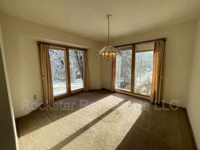 Building Photo - 5605 N Northwood Dr