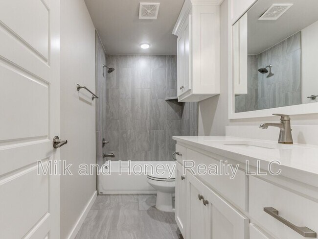 Building Photo - 6271 NW 178th Cir
