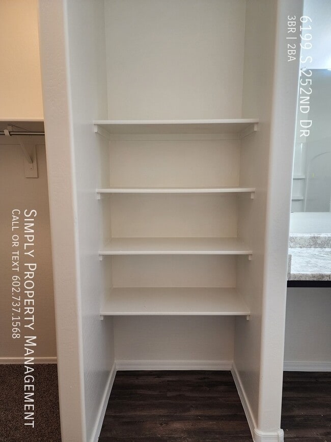 Building Photo - 6199 S 252nd Dr