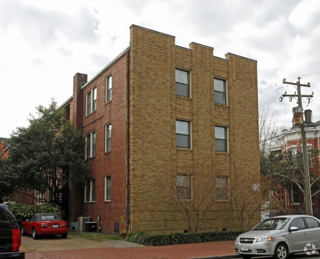 Building Photo - Rosemyr Apartments