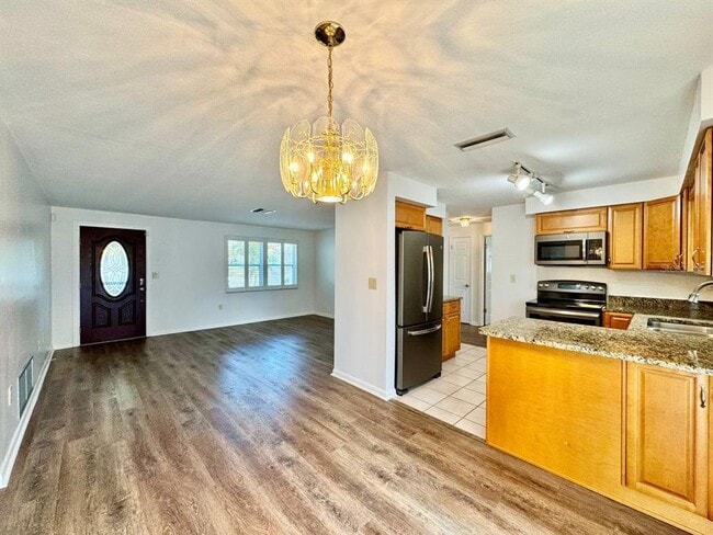 Building Photo - 1145 Stewart Dr