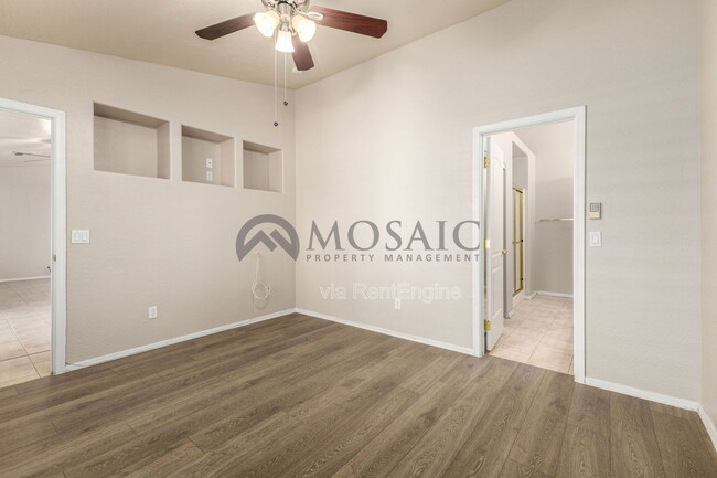 Building Photo - 1260 S Lindsay Rd