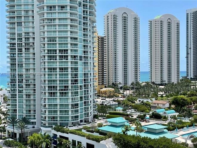 Building Photo - 300 Sunny Isles Blvd