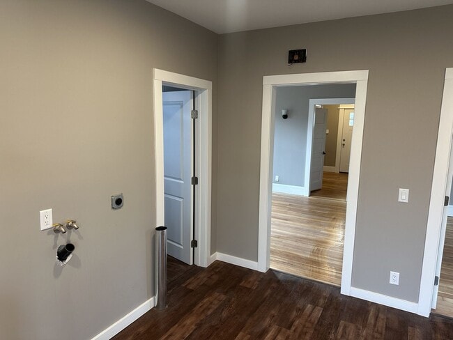 Building Photo - 145-147 Pearl Street