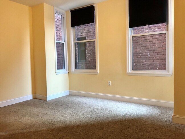 Building Photo - Apartment Units in Old Goucher, Baltimore, MD!