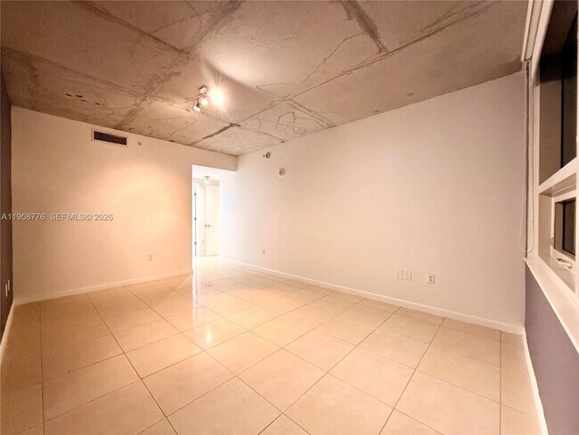 Building Photo - 3250 NE 1st Ave