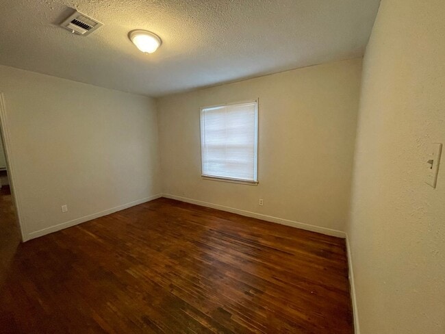 Building Photo - 2370 Hybrook Ln