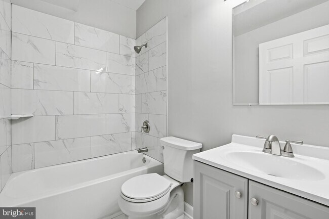 Building Photo - 9212 Azure Ct