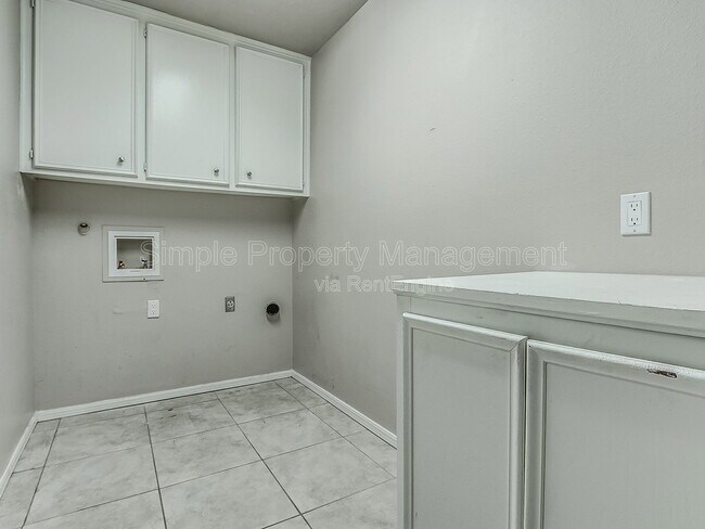 Building Photo - 10824 Admiral Dr