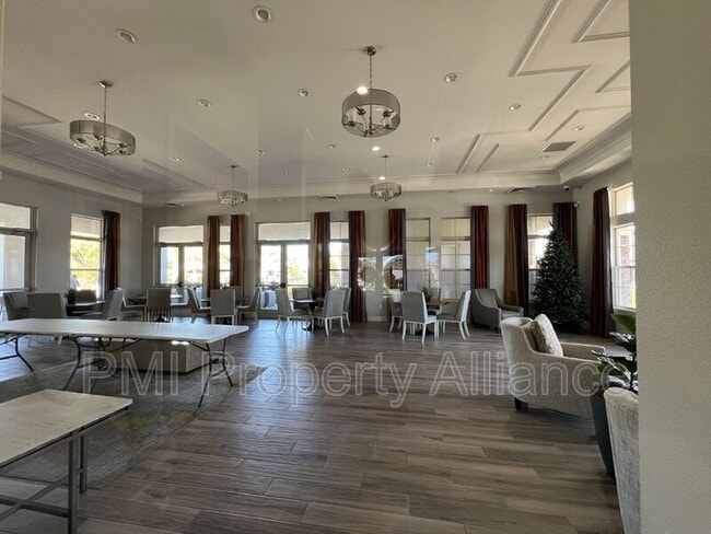 Building Photo - 617 Autumn Breeze St