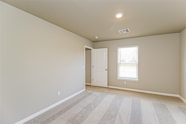 Building Photo - 1601 Crimson Lake Blvd