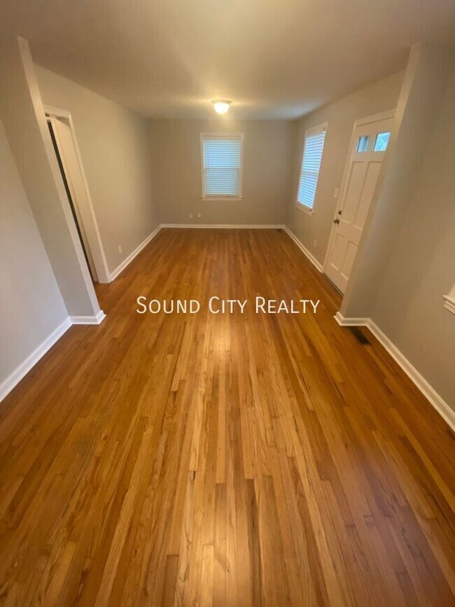 Building Photo - 265 Sunrise Ave