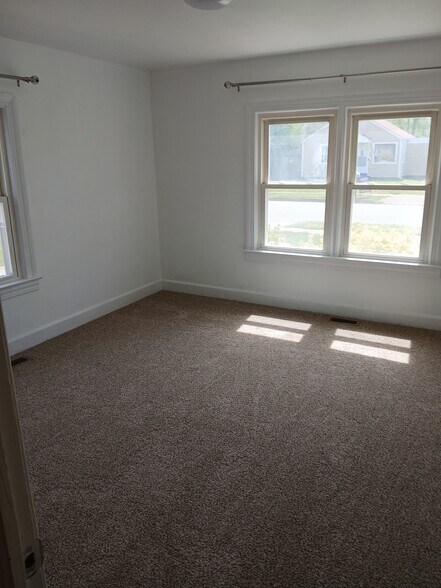 Building Photo - 6666 Hudson Ave