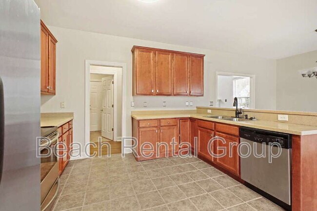 Building Photo - 3540 Brampton Dr