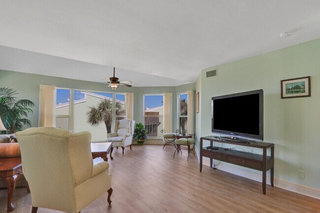 Building Photo - 2051 NE Ocean Blvd