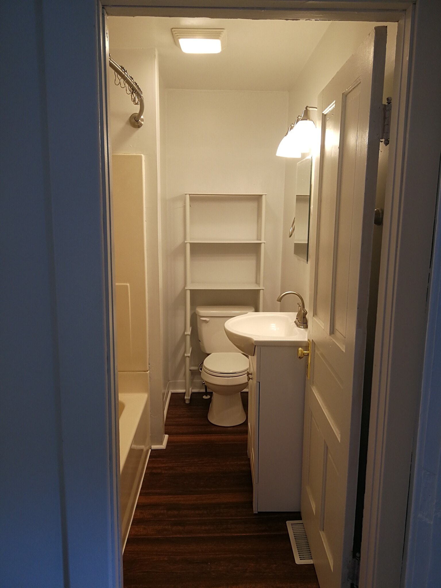 Building Photo - 35 Walker St