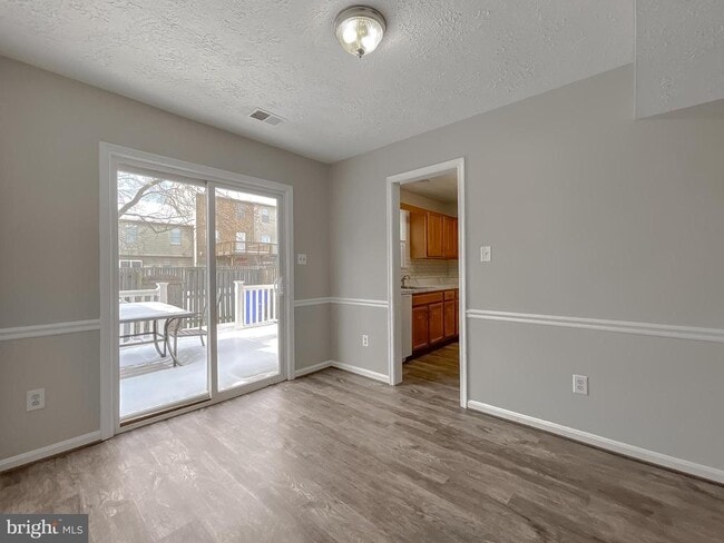 Building Photo - 4232 Drake Ct