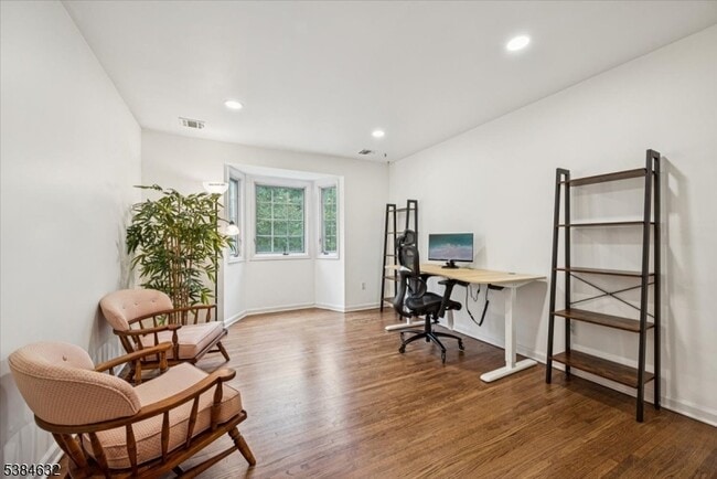 Building Photo - 11D Leva Dr