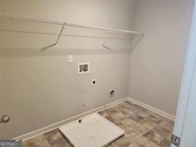 Building Photo - 270 Kestrel Cir